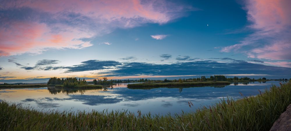 Рассвет на озере