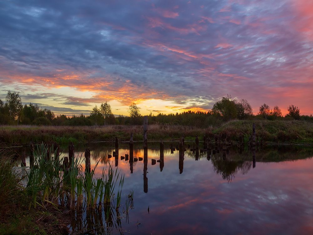 Рассвет на озере Медном...