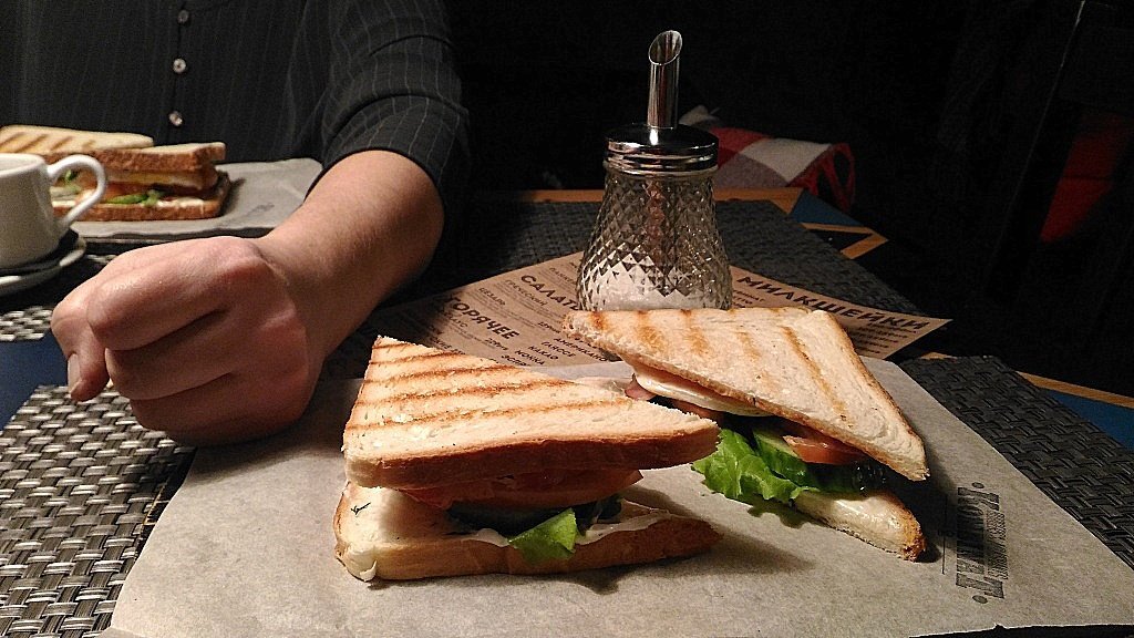 Coffee, bread and a power/Кофе, хлеб и сила