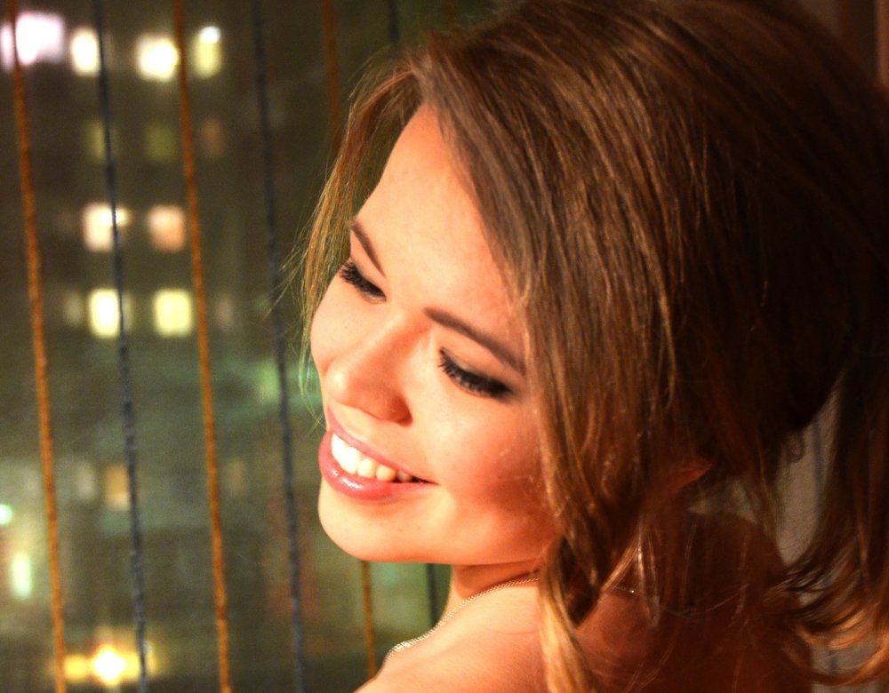 В свете твоего окна...