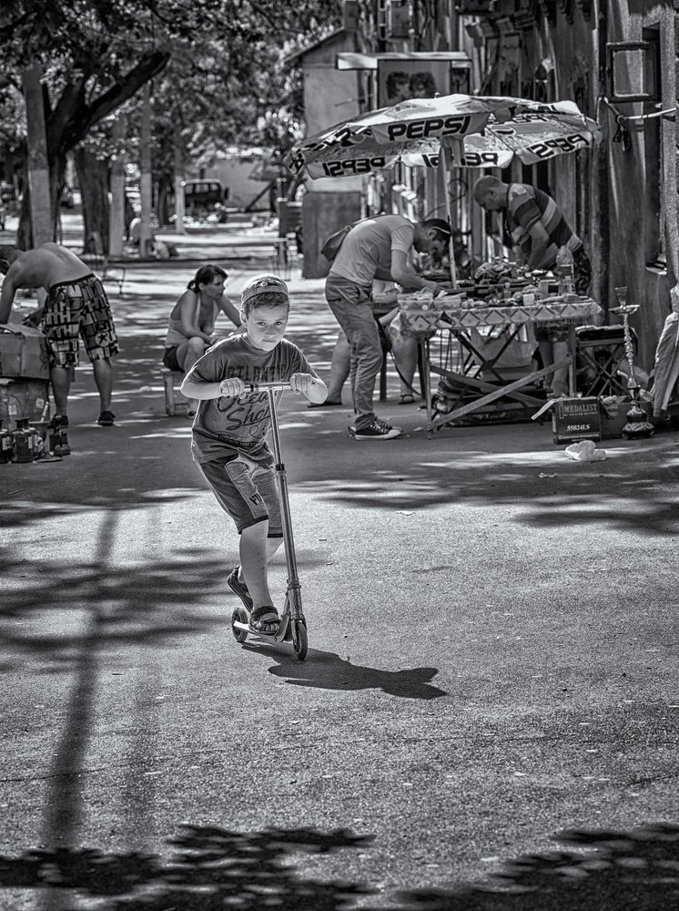 На самокате