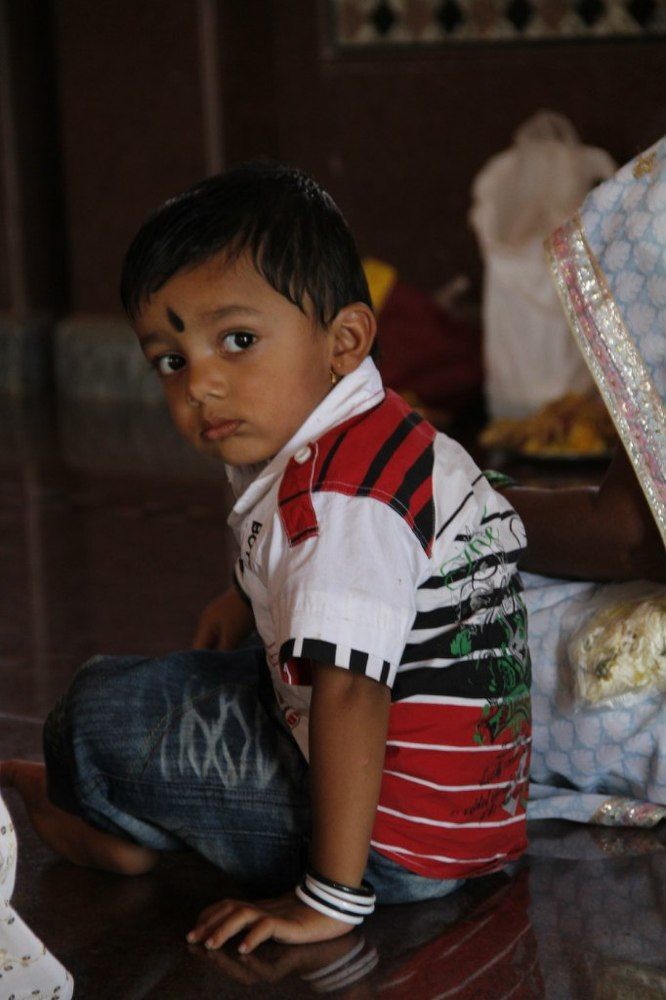 Девочка в храме