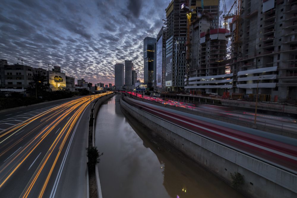 Вечерний город