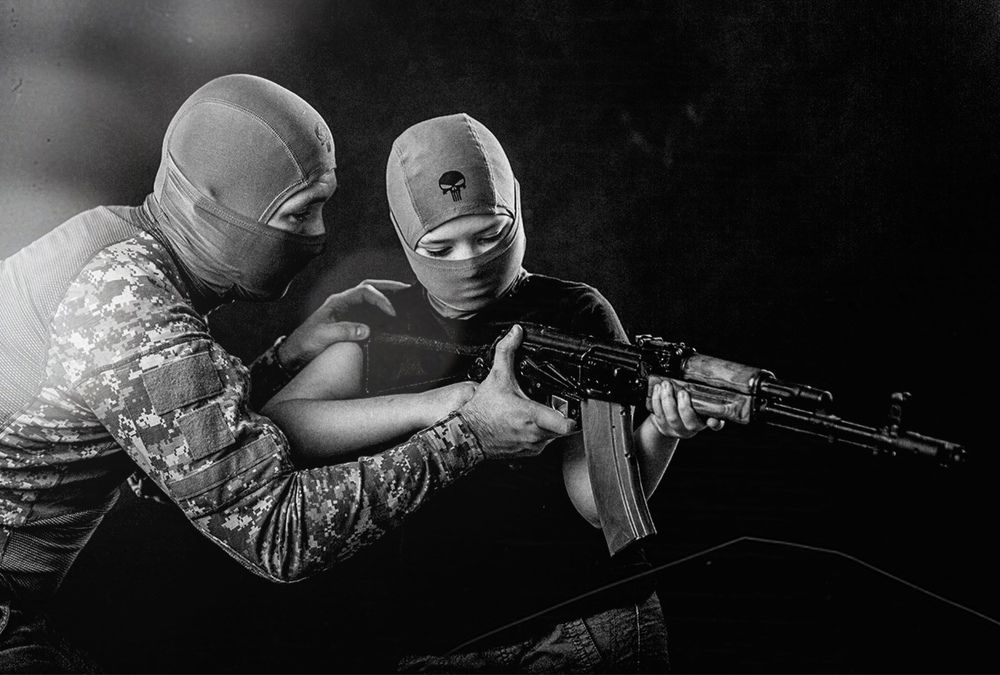 из рук в руки