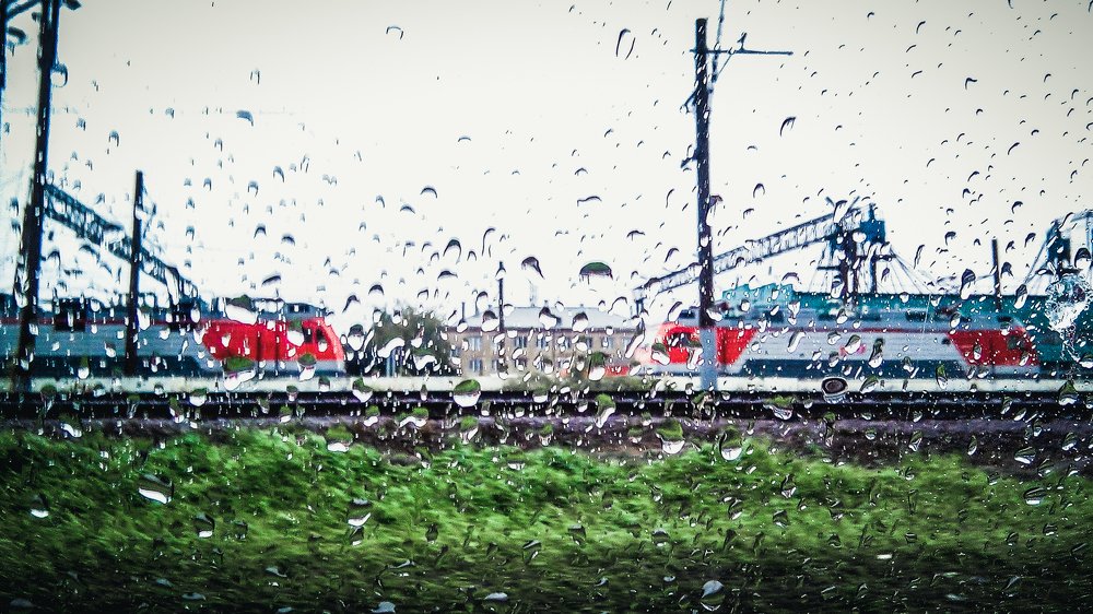 Дождь за окном