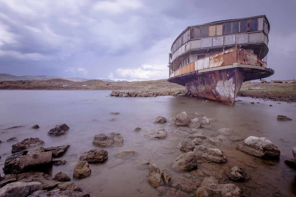 Застывшее море недалеко от мыса Меганом