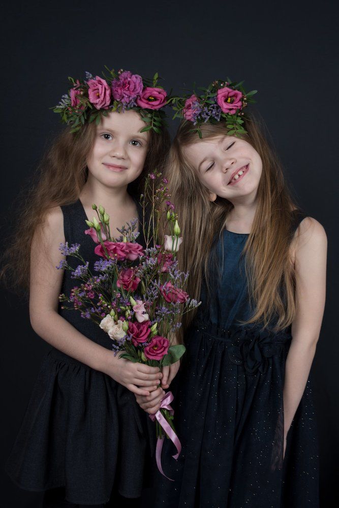 Девочки с цветами