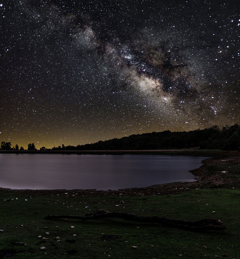 Milkyway over Soghalaksar lake