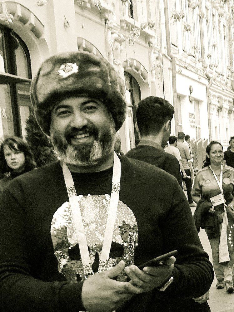 А улыбка и шапка - к лице!