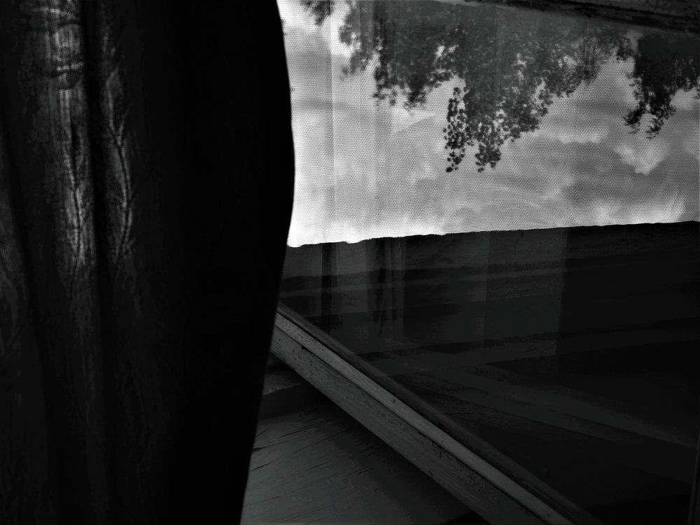 Рама в занавеске