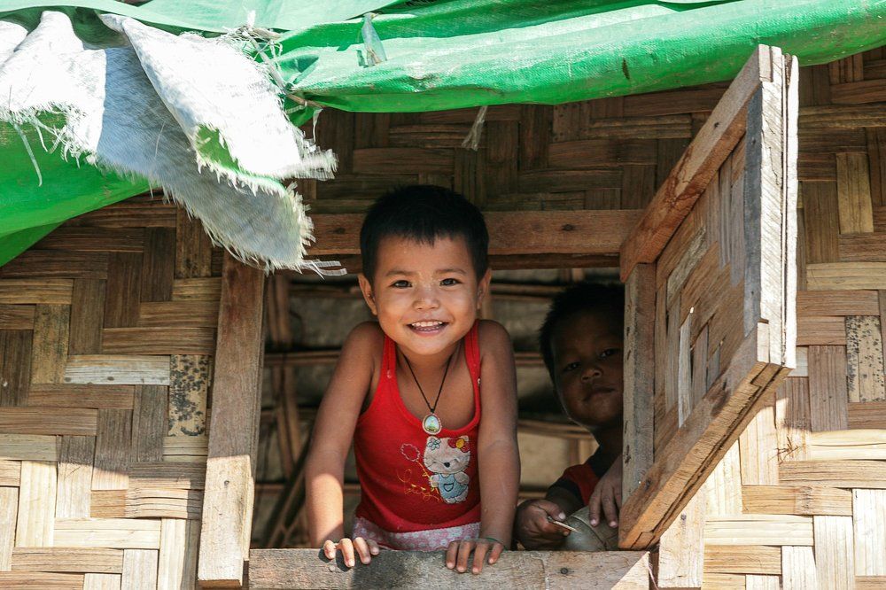 Мандалай, жизнь на реке. Бирма.