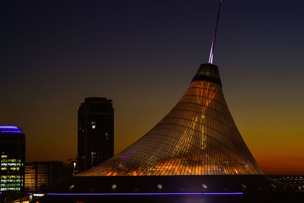 Хан шатыр ((Астана)