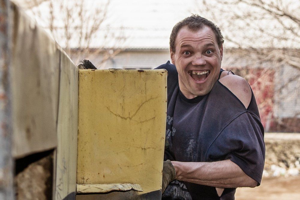 Улыбка бывает разной)