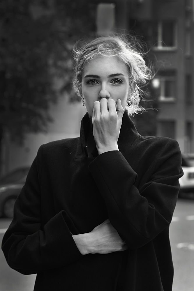 Под Ахматову