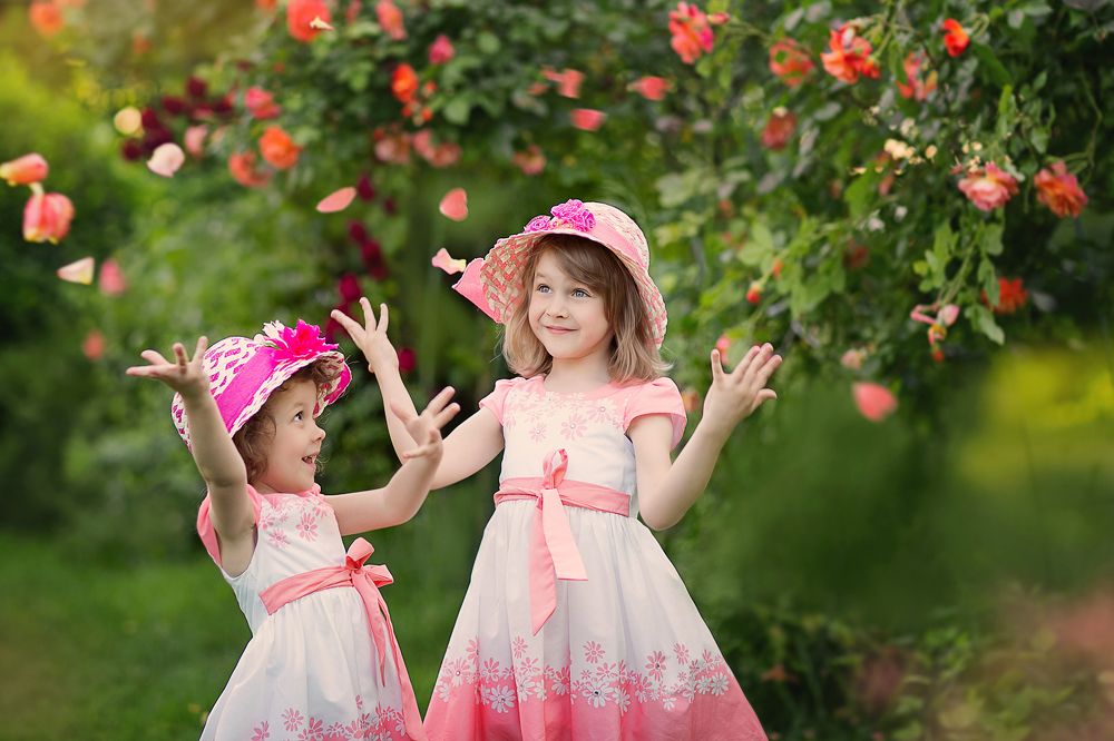 В розовом саду