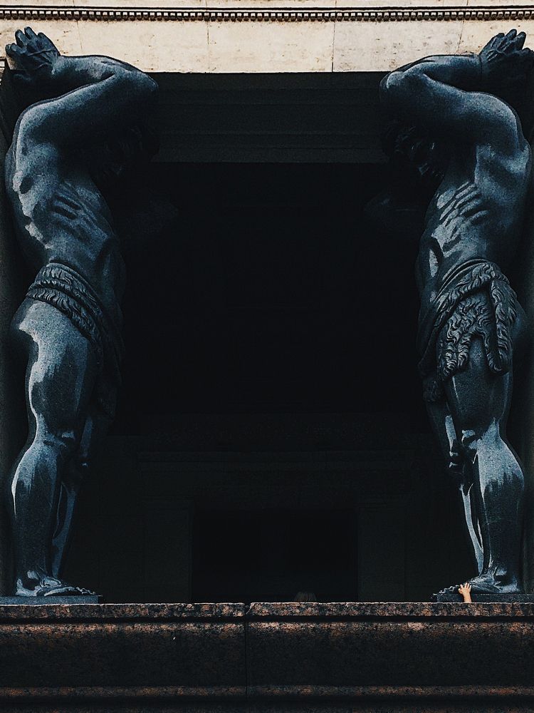 Бог большой, я маленькая...