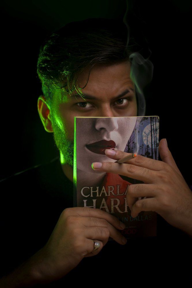 An actor wit two characters