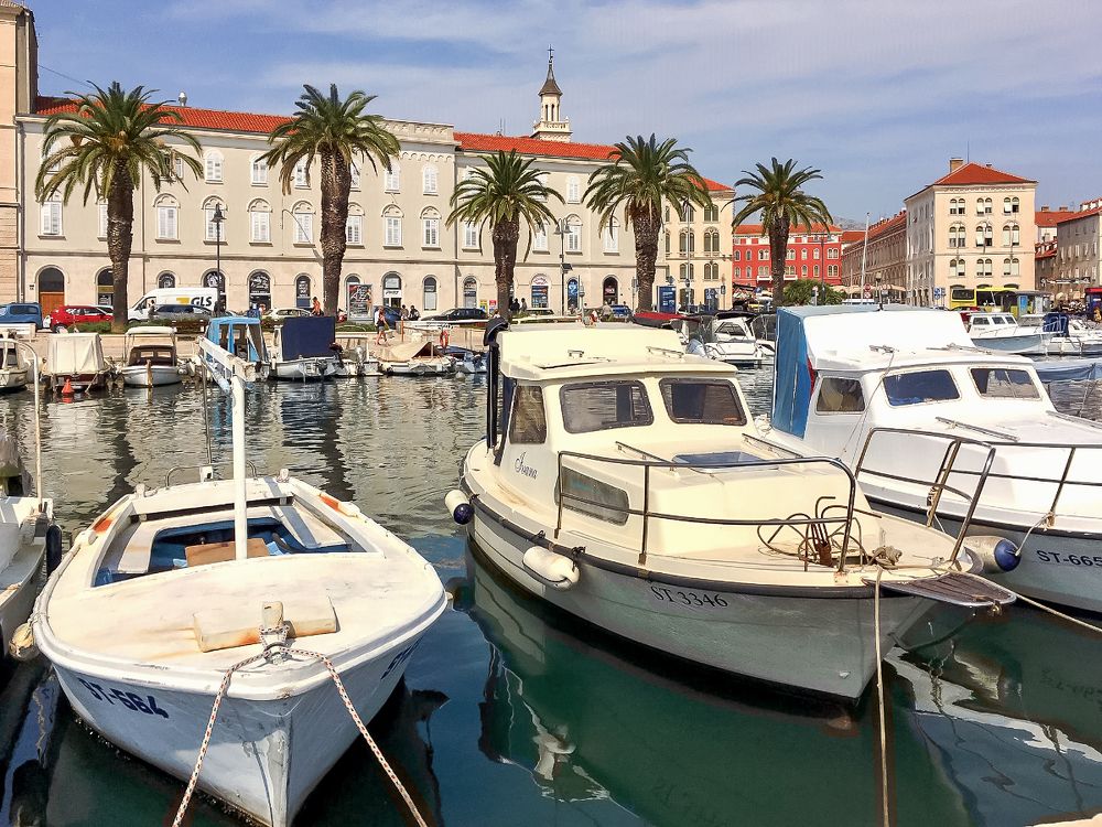 Скоро в море