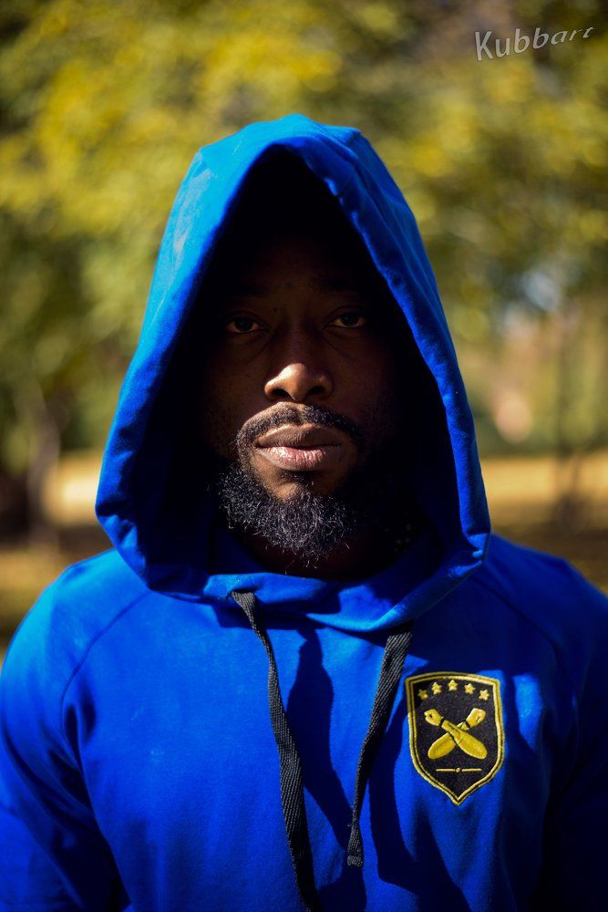 Не похожий прохожий