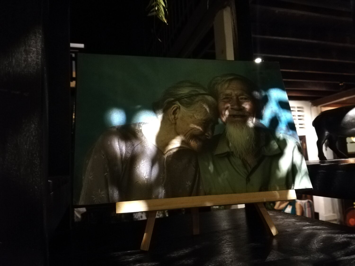 Couple in shadow