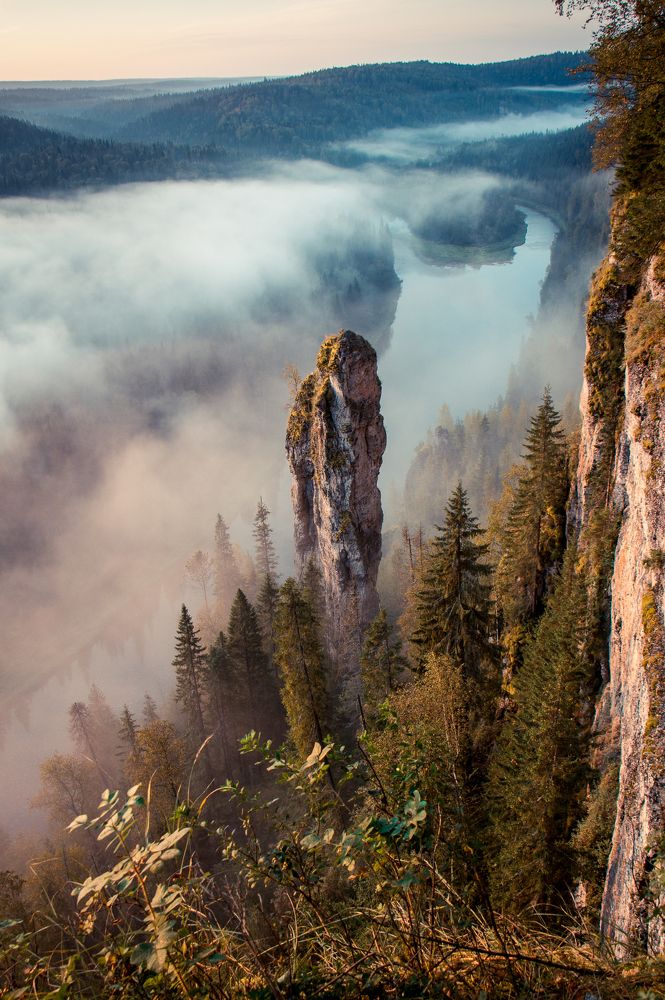 Рассвет на Усьвенских столбах