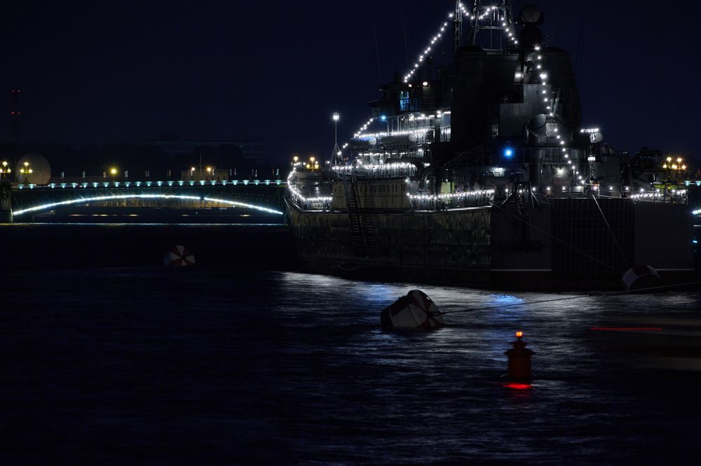 Ночь перед парадом. / The night before the parade.