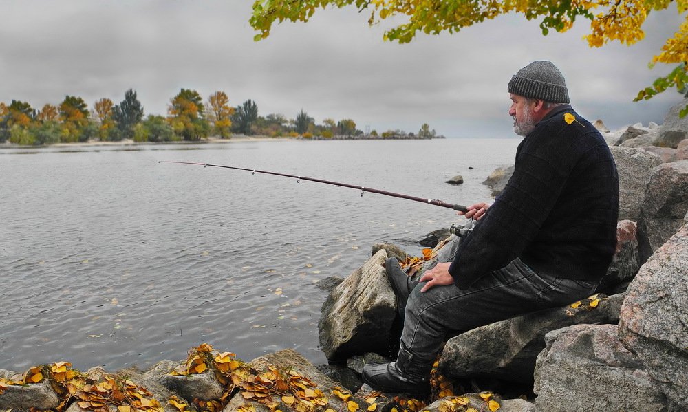 Осенний рыбак.