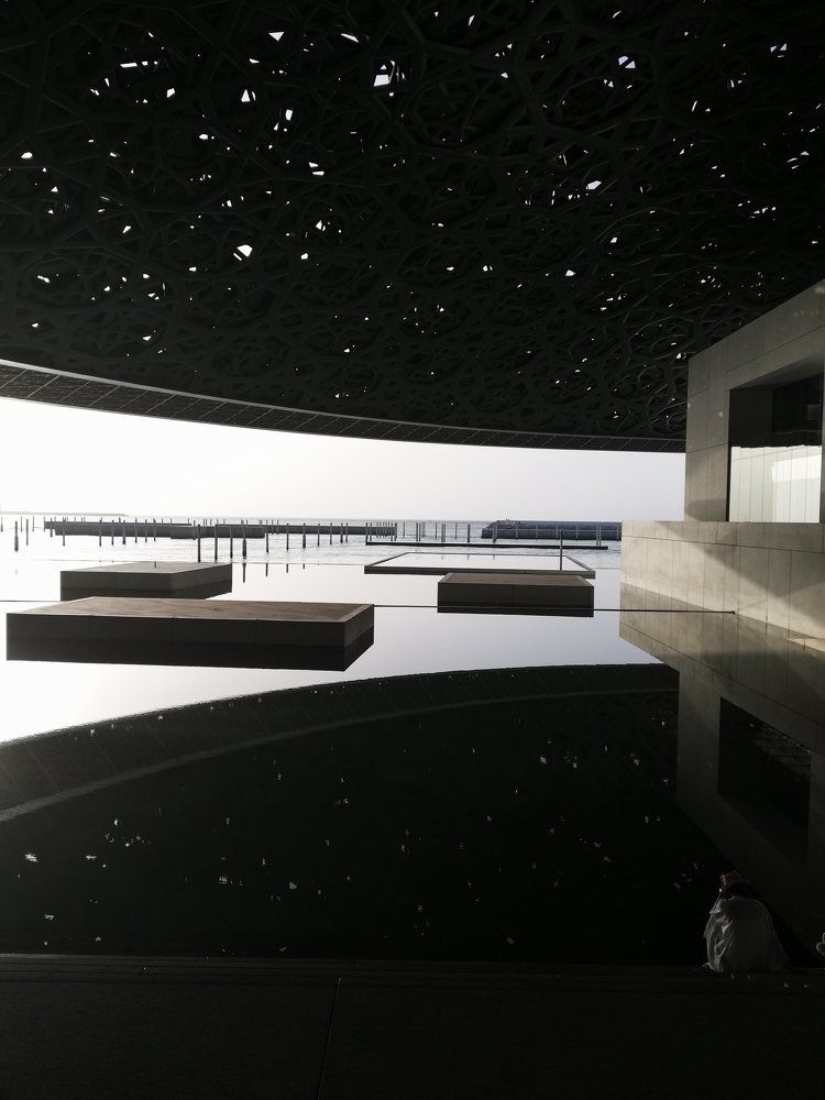 Уплывая в космос