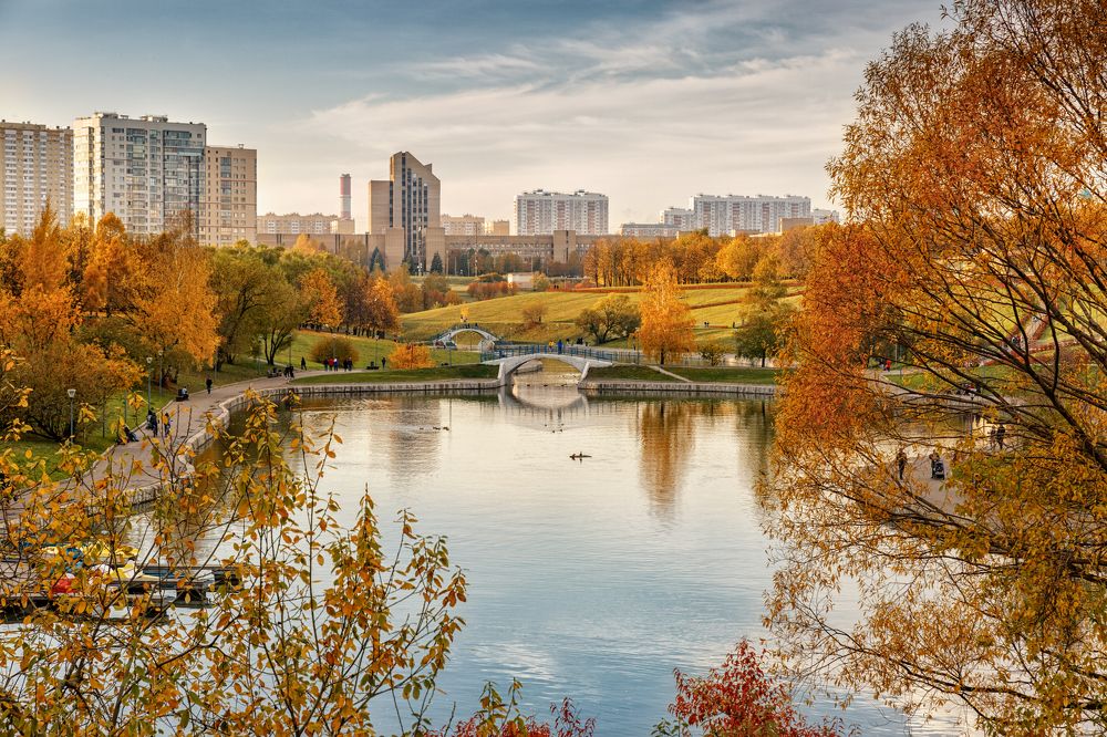 Парк Олимпийской деревни в Москве