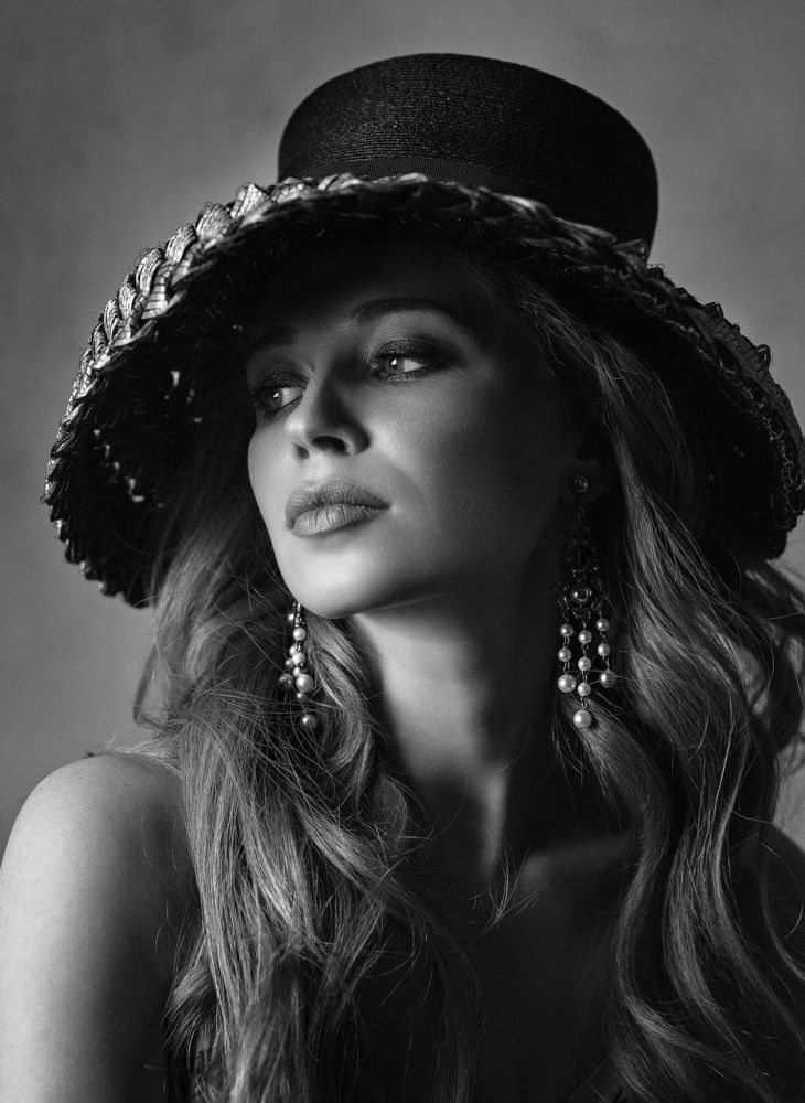 Дама в шляпке