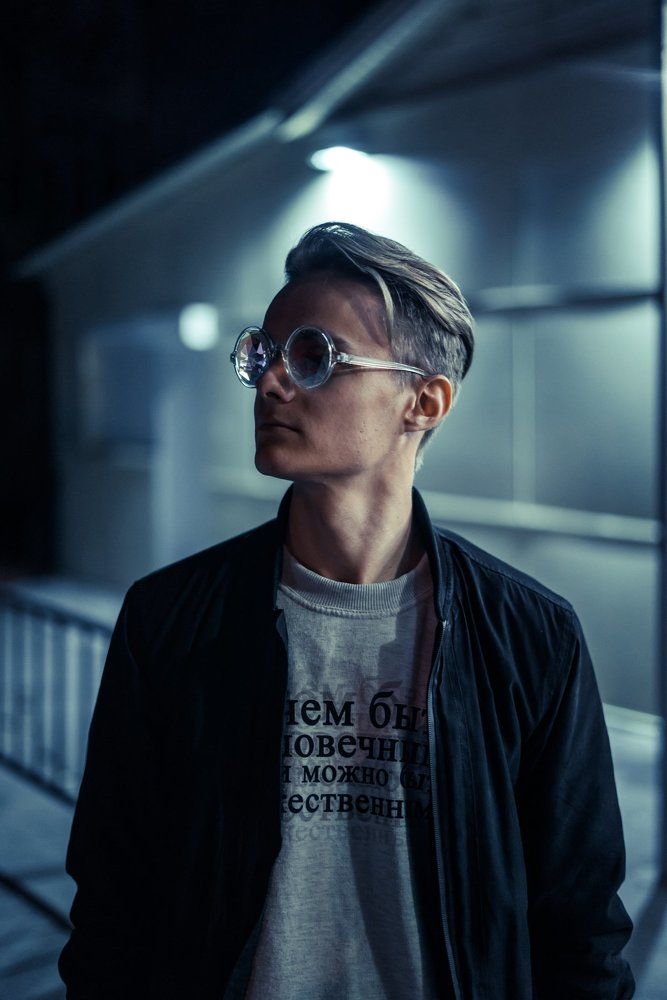 Под лунным светом