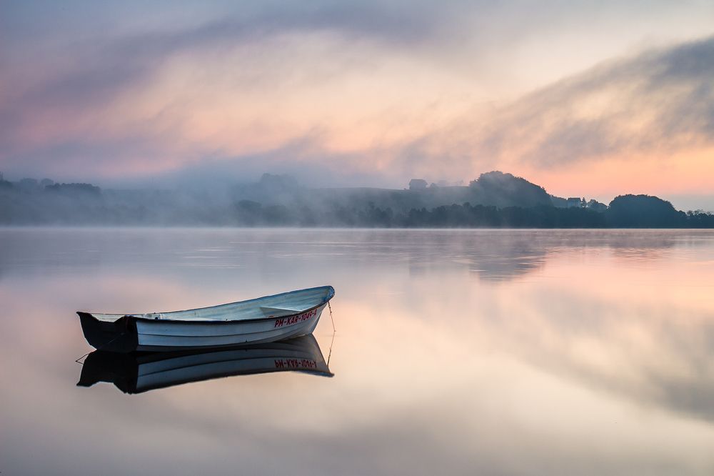 Foggy morning at the lake