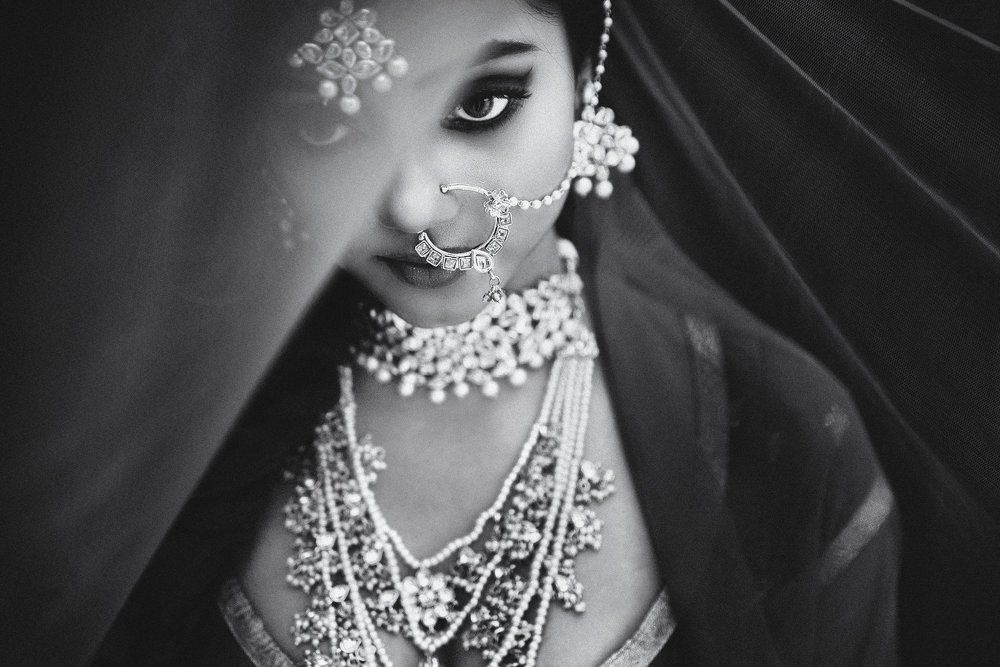 Each eyes tell a different story