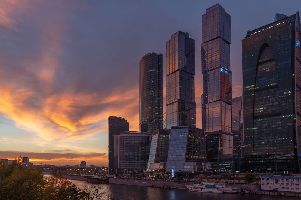 Город в сумерках