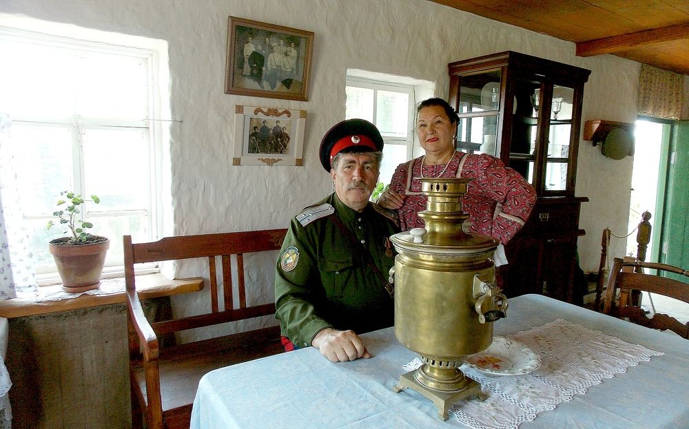 У самовара я и моя Маша