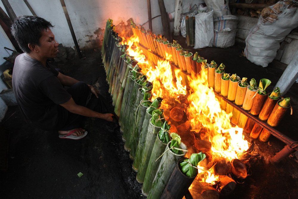 cooking Lemang