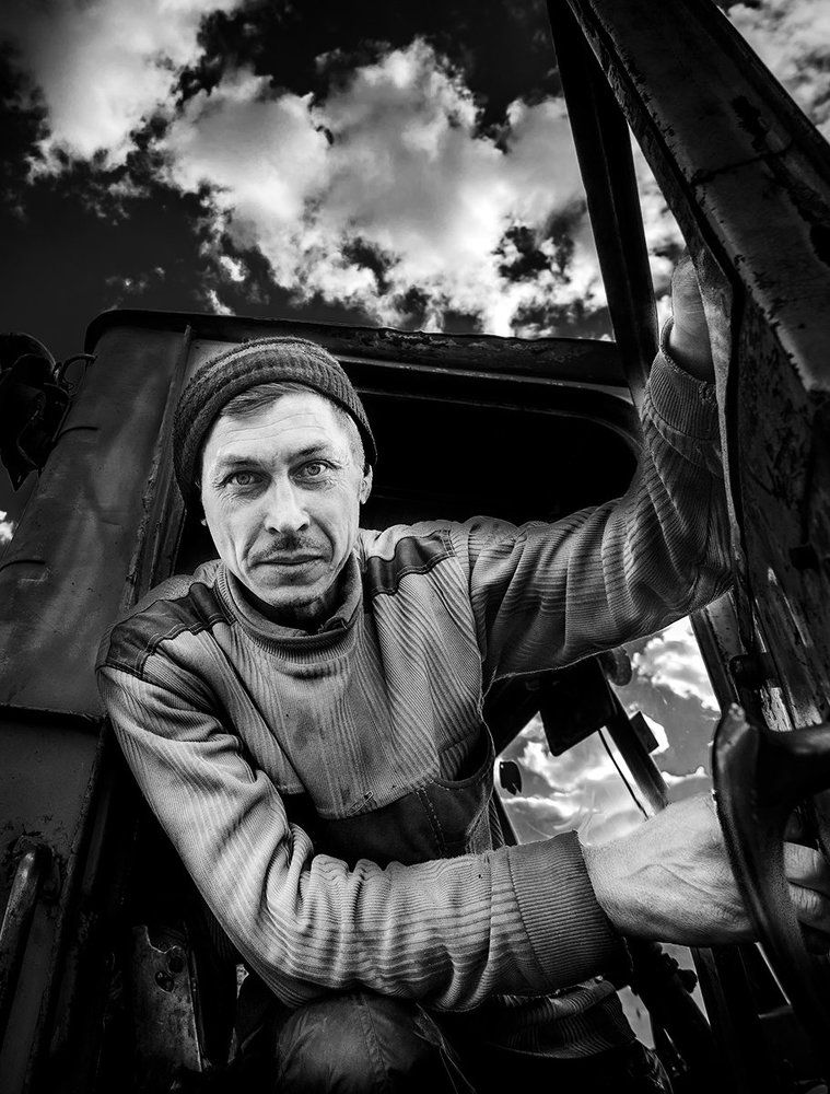 Тракторист...