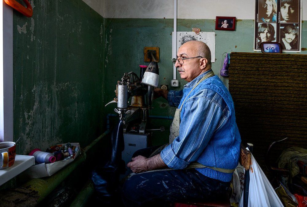 Сапожник Егише...