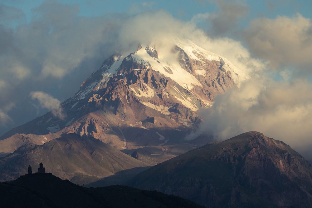 Утро. Казбек.
