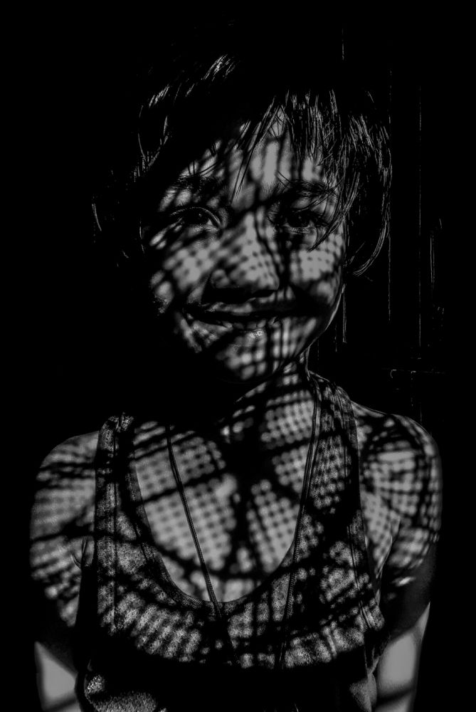 A child happy shadow smail