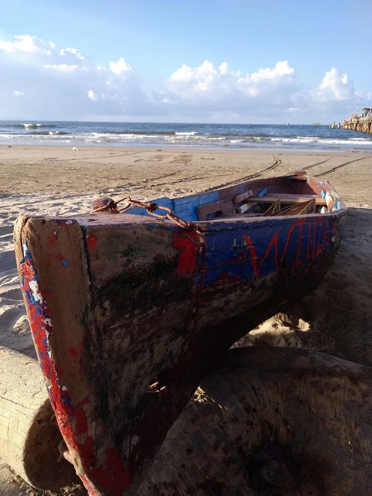 Cadenas rotas en Tela.