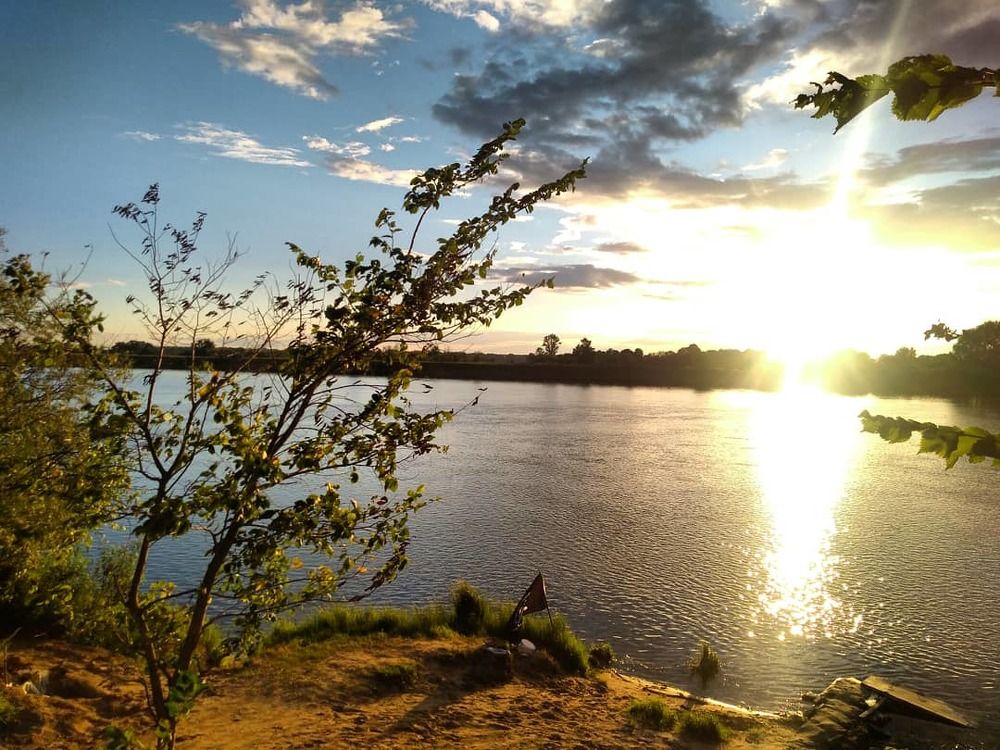 Вечер на берегу реки