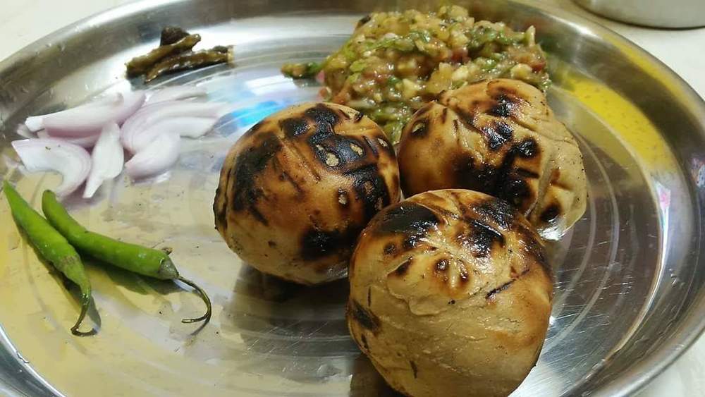 Chokha baati