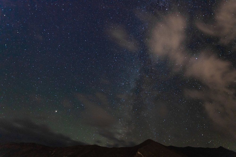 Млечный путь над горами