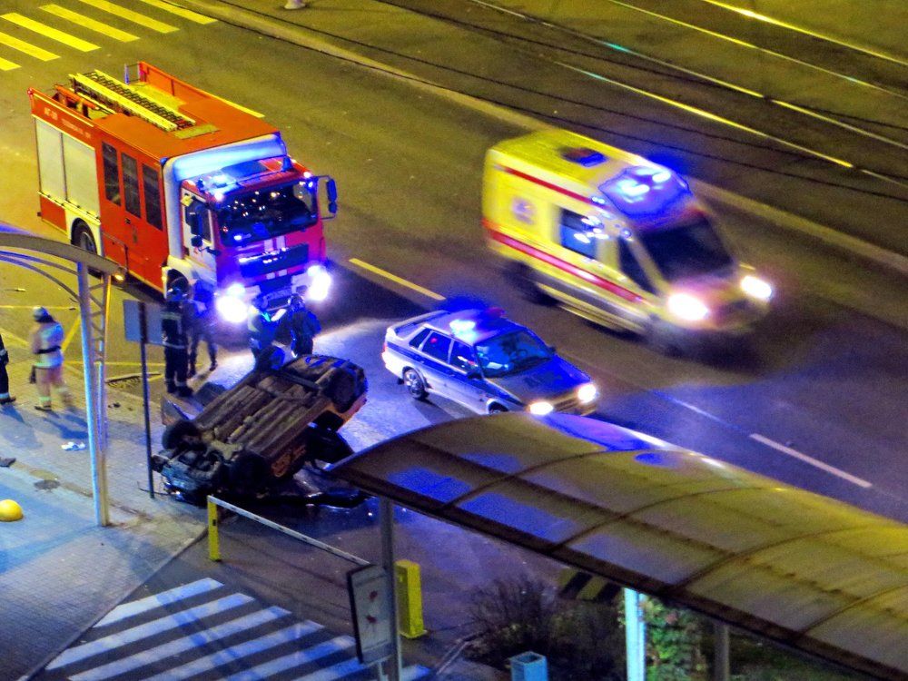 Все при деле.