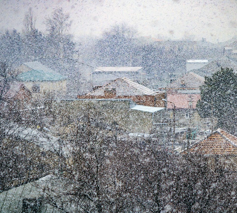 Первый снег в городе / First Snow