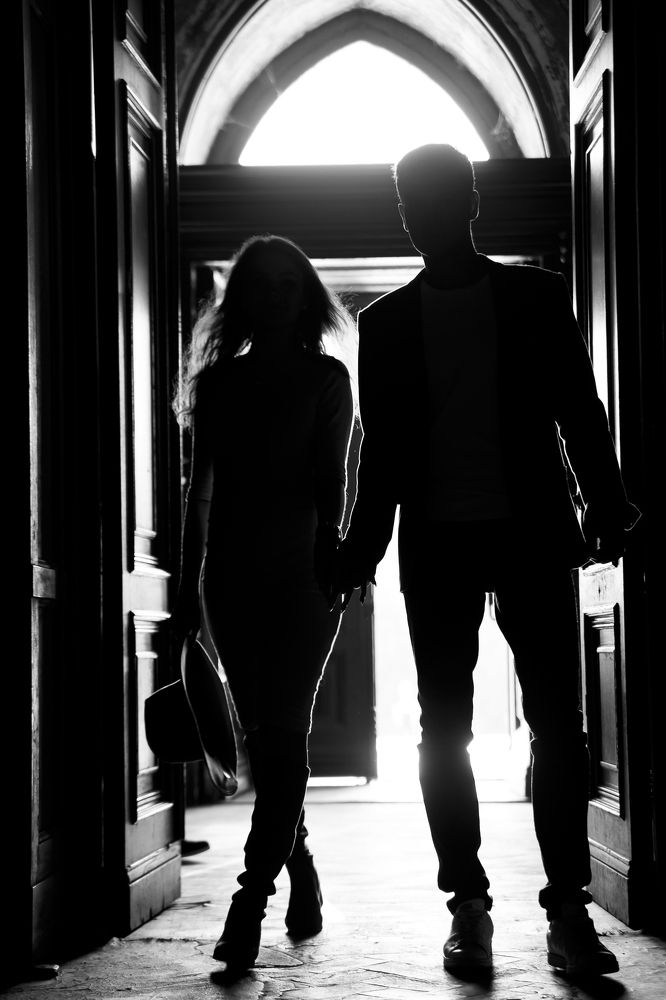 Держась за руки