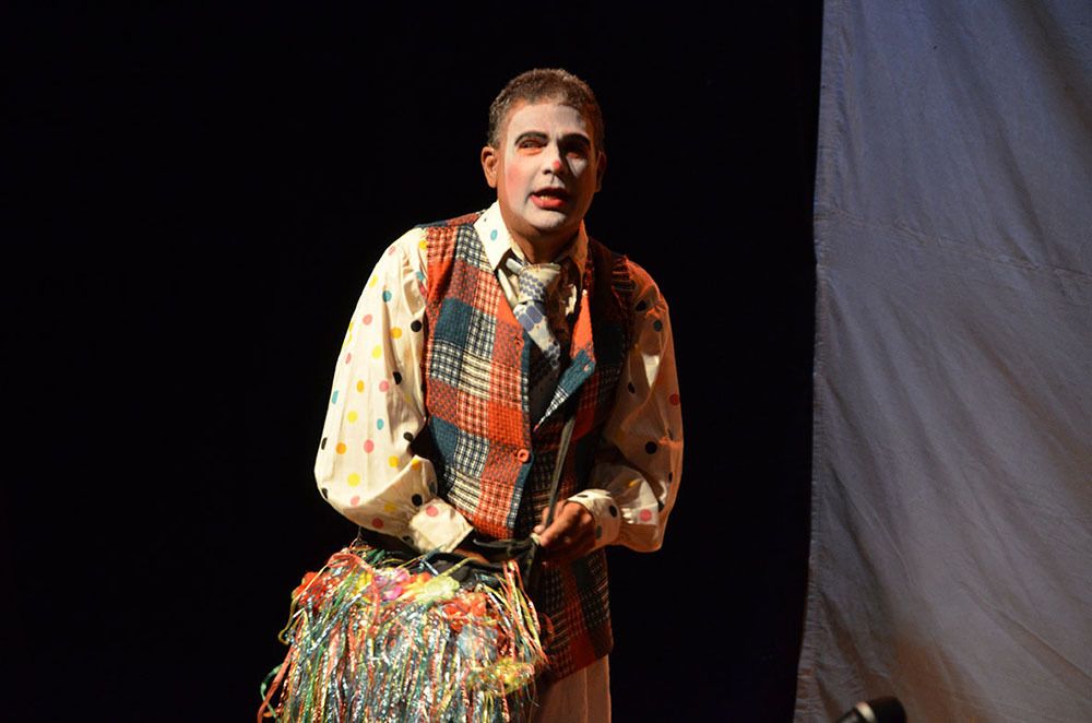 secondary actor from the play : ¨ Living in peace ¨