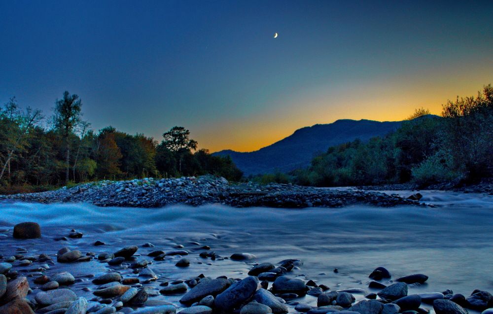 Ночь на реке Белой