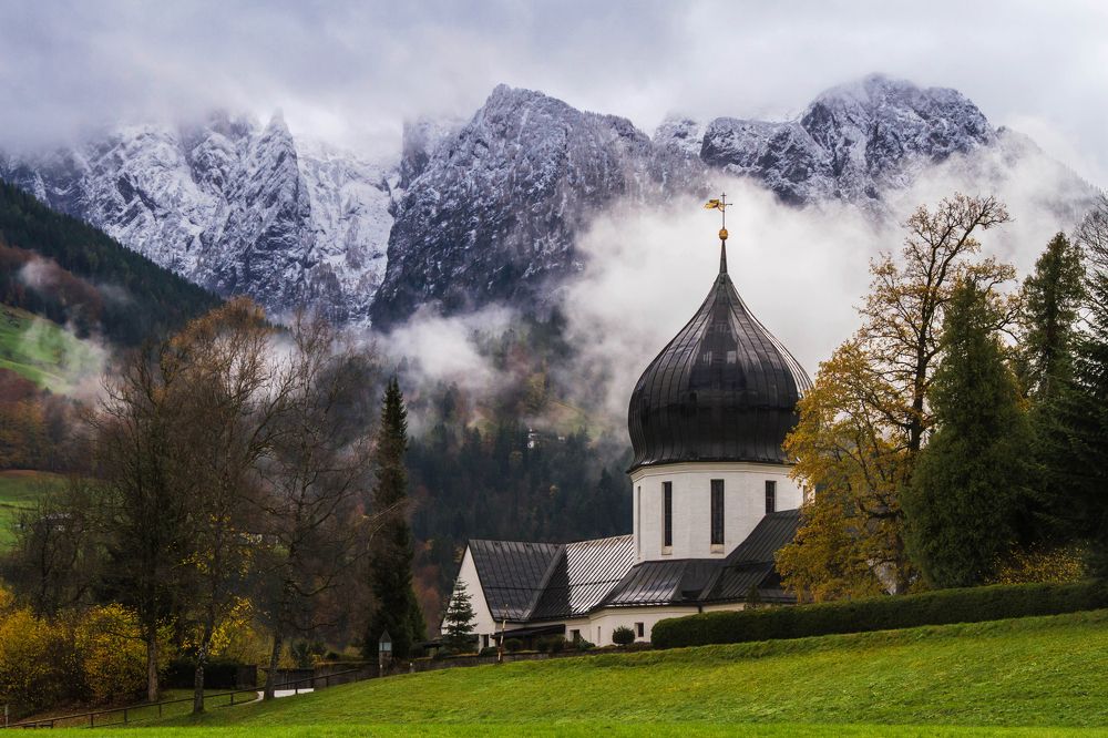 Среди гор и облаков